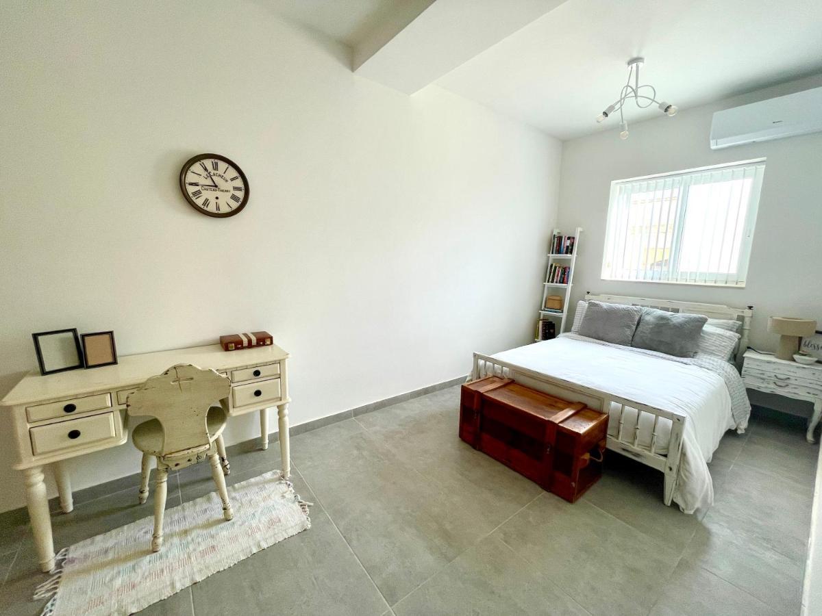 Ta Phyllis - Apartments & Villas With Sunset & Sea Views Għajnsielem Extérieur photo